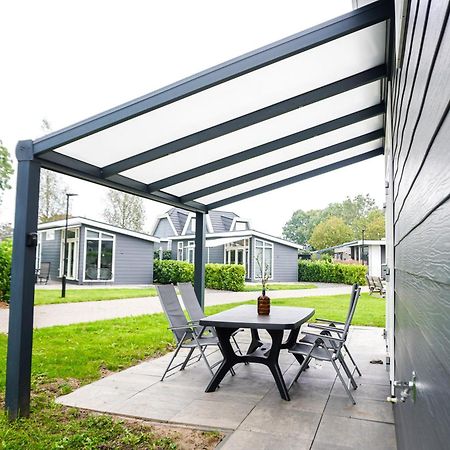 Vakantiehuis Met Vijverzicht Lathum Esterno foto