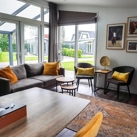 Vakantiehuis Met Vijverzicht Lathum Esterno foto