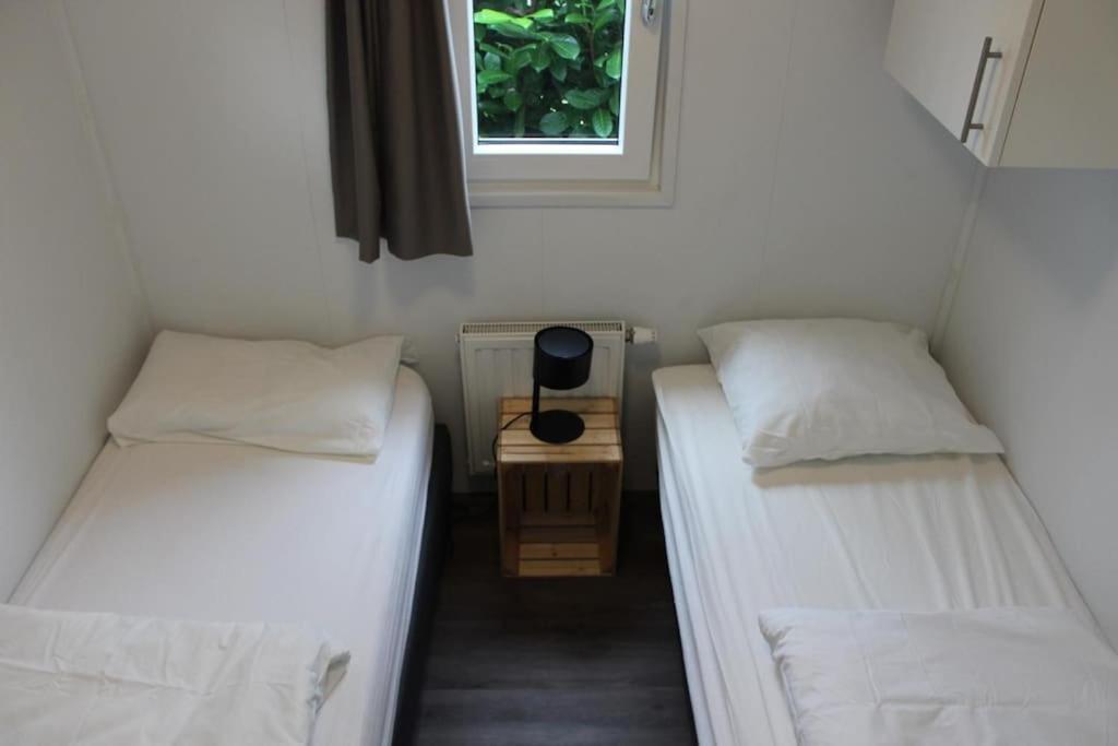 Vakantiehuis Met Vijverzicht Lathum Esterno foto