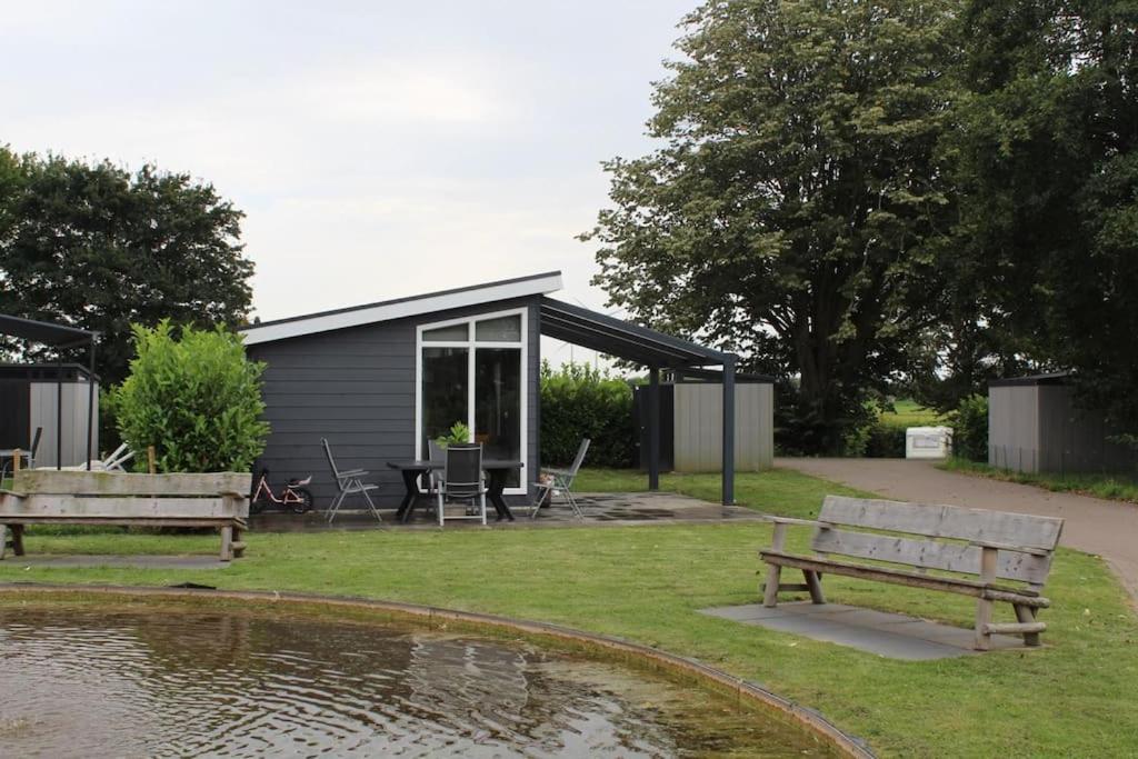 Vakantiehuis Met Vijverzicht Lathum Esterno foto