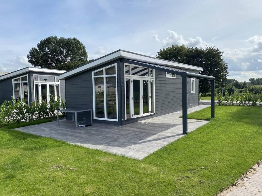 Vakantiehuis Met Vijverzicht Lathum Esterno foto