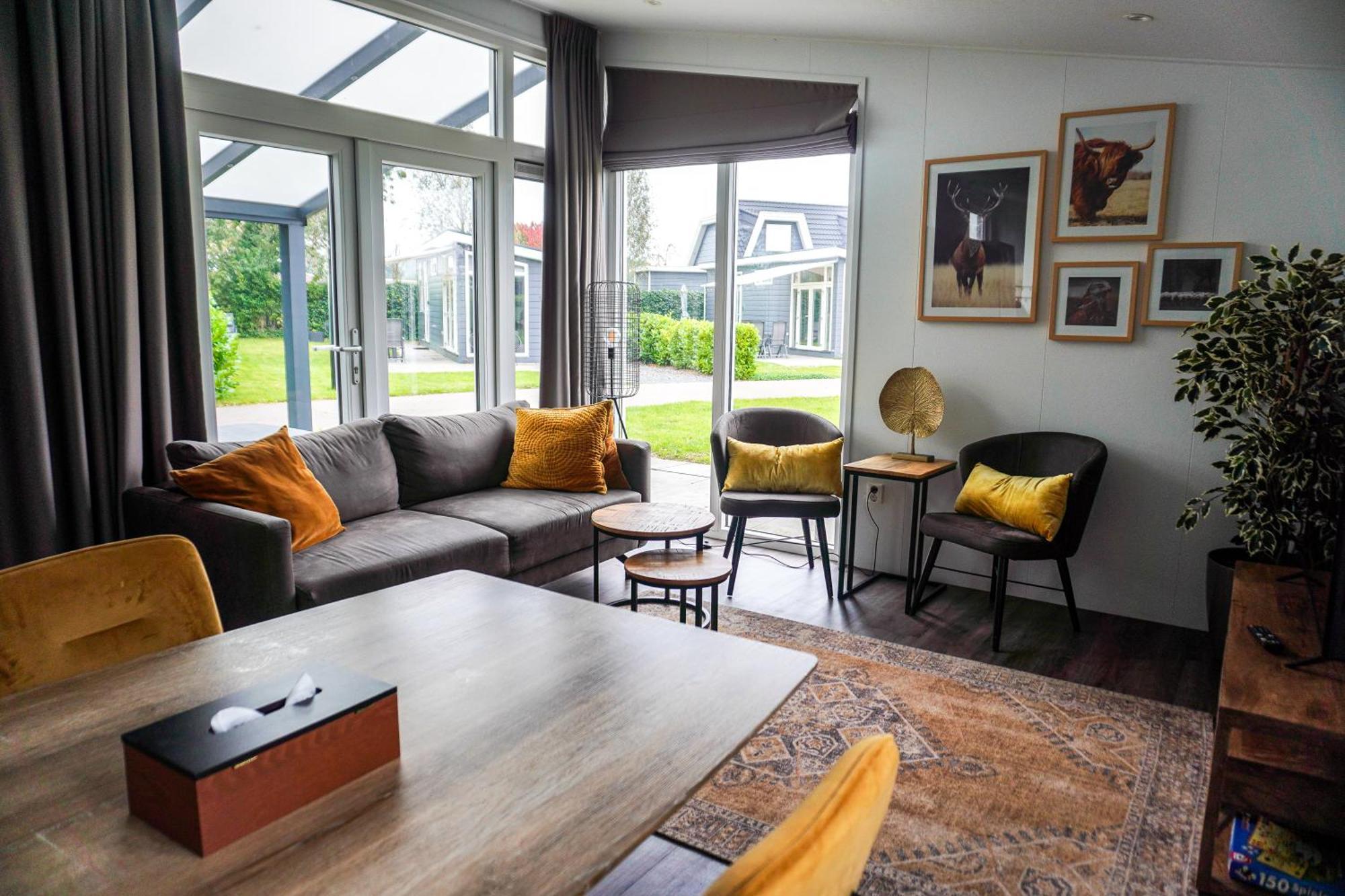 Vakantiehuis Met Vijverzicht Lathum Esterno foto