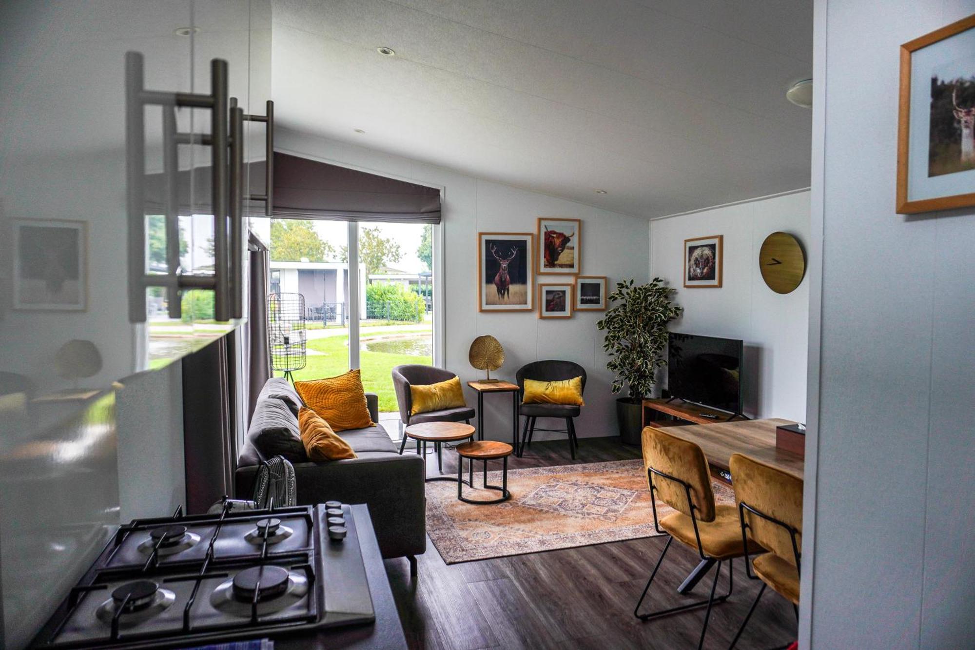 Vakantiehuis Met Vijverzicht Lathum Esterno foto