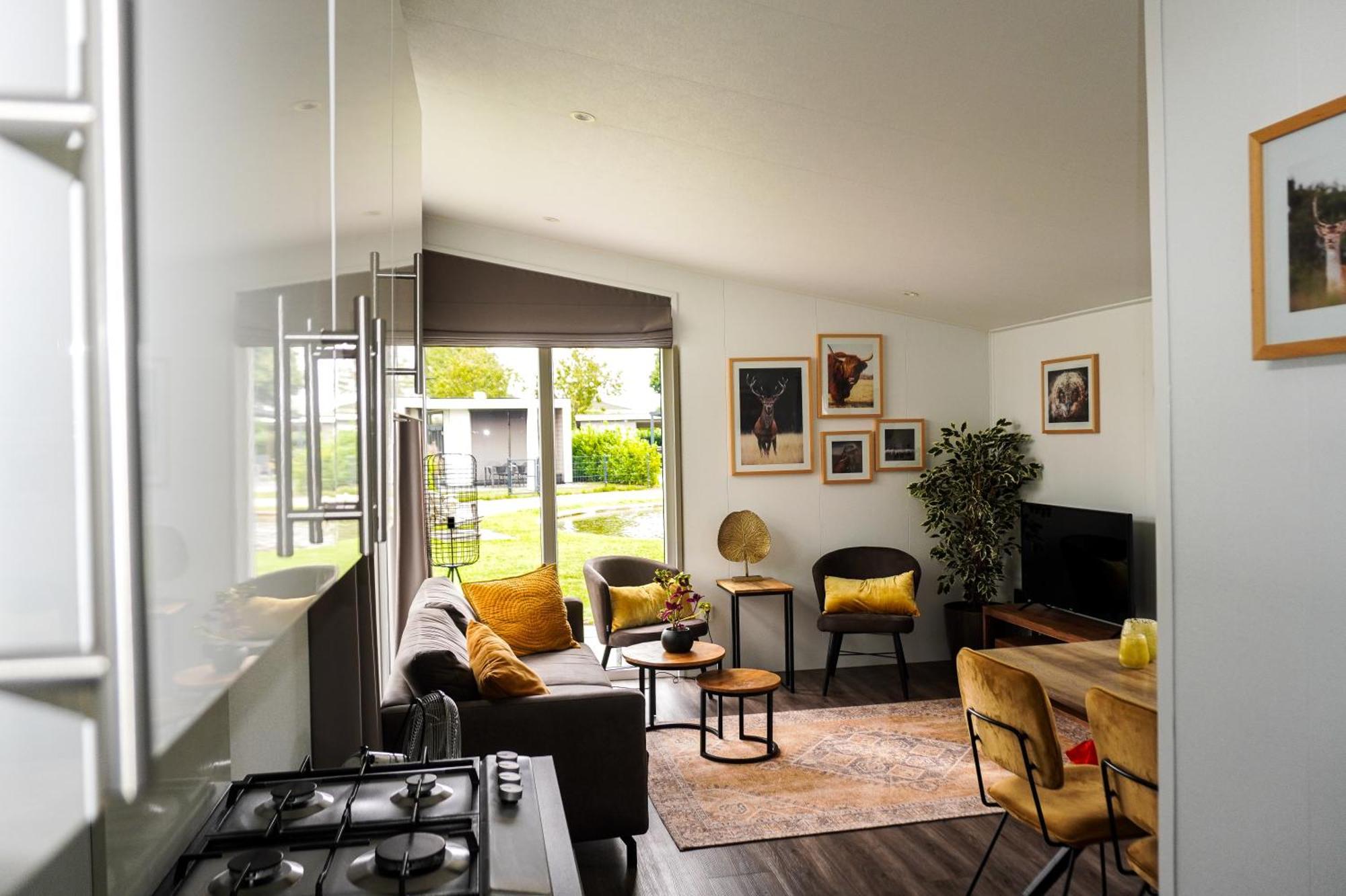 Vakantiehuis Met Vijverzicht Lathum Esterno foto