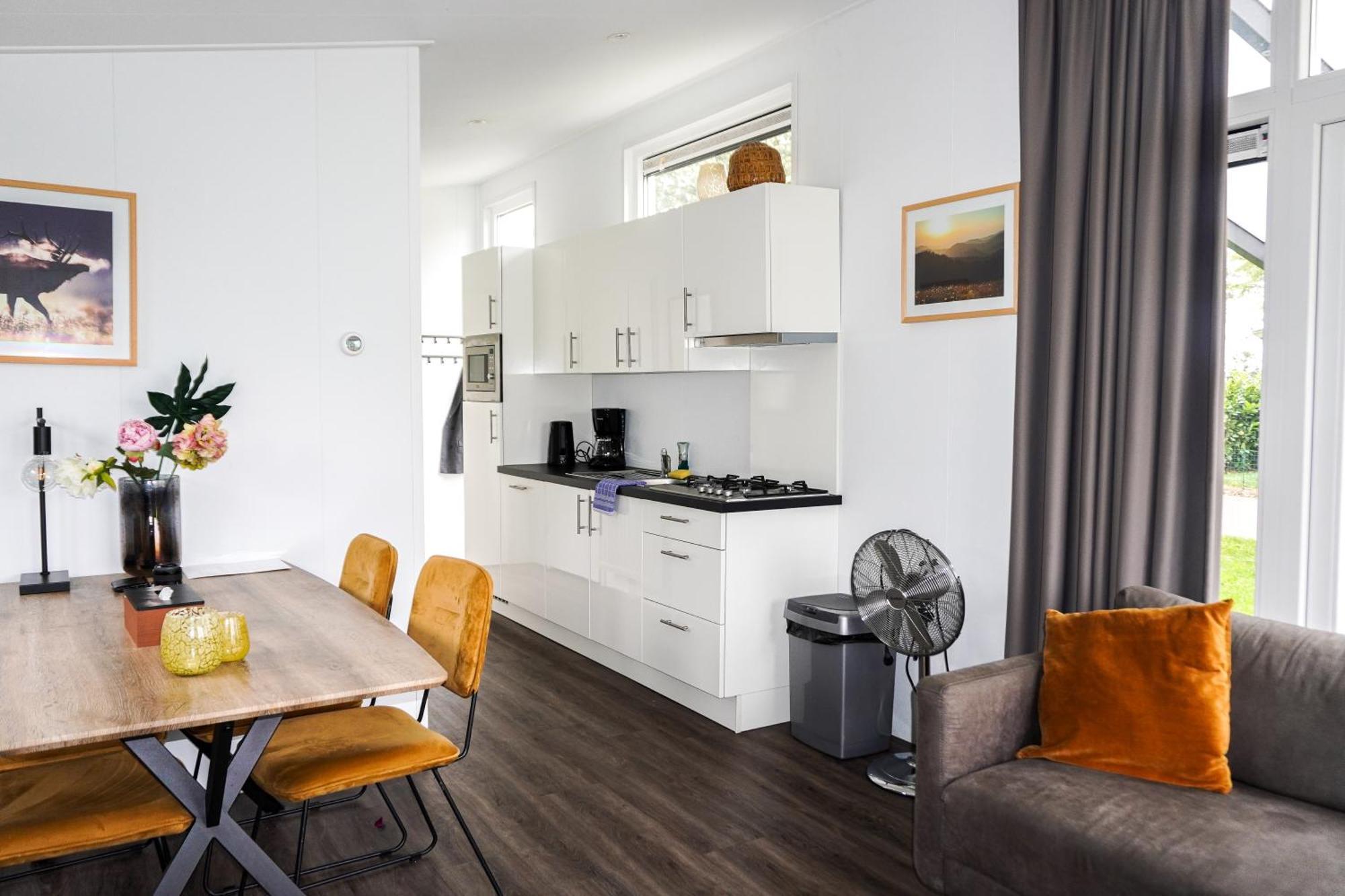 Vakantiehuis Met Vijverzicht Lathum Esterno foto
