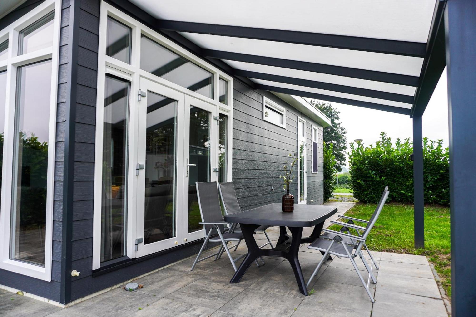 Vakantiehuis Met Vijverzicht Lathum Esterno foto